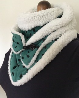 Green squiggle snuggle scarf